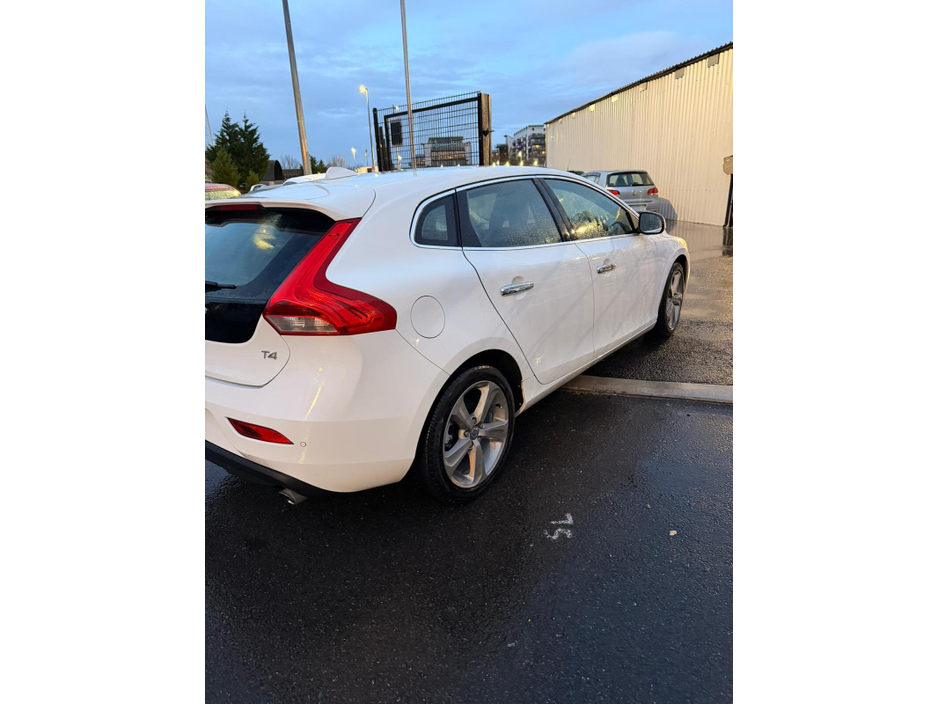 2014 Volvo V40 2.0 D4 ES AUTO €10,499