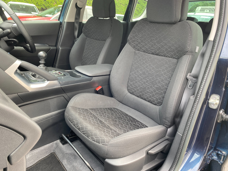 2015 Peugeot 3008 1.6 Hdi 115 bhp Active €11,900