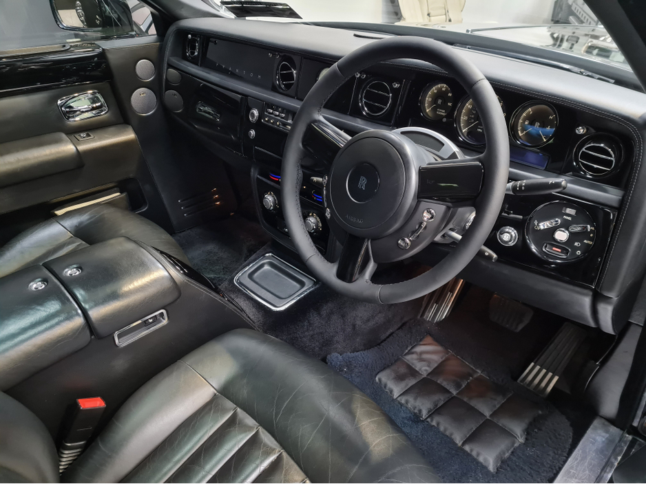 2007 Rolls-Royce Phantom 6.75 V12  MANSORY €99,950