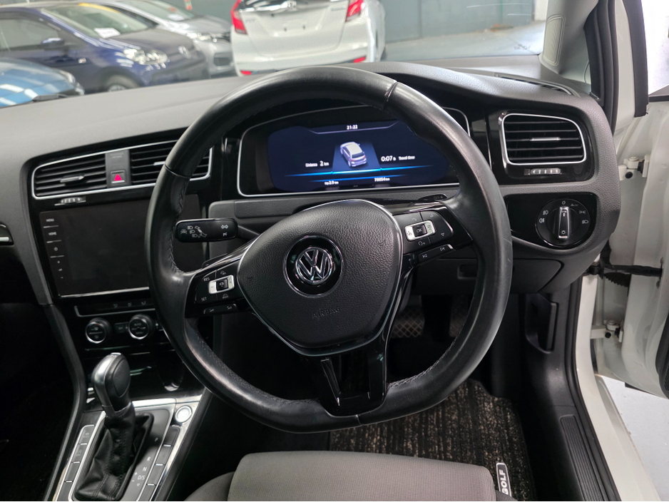 2017 Volkswagen Golf Highline 1.4 TSI DSG €18,250