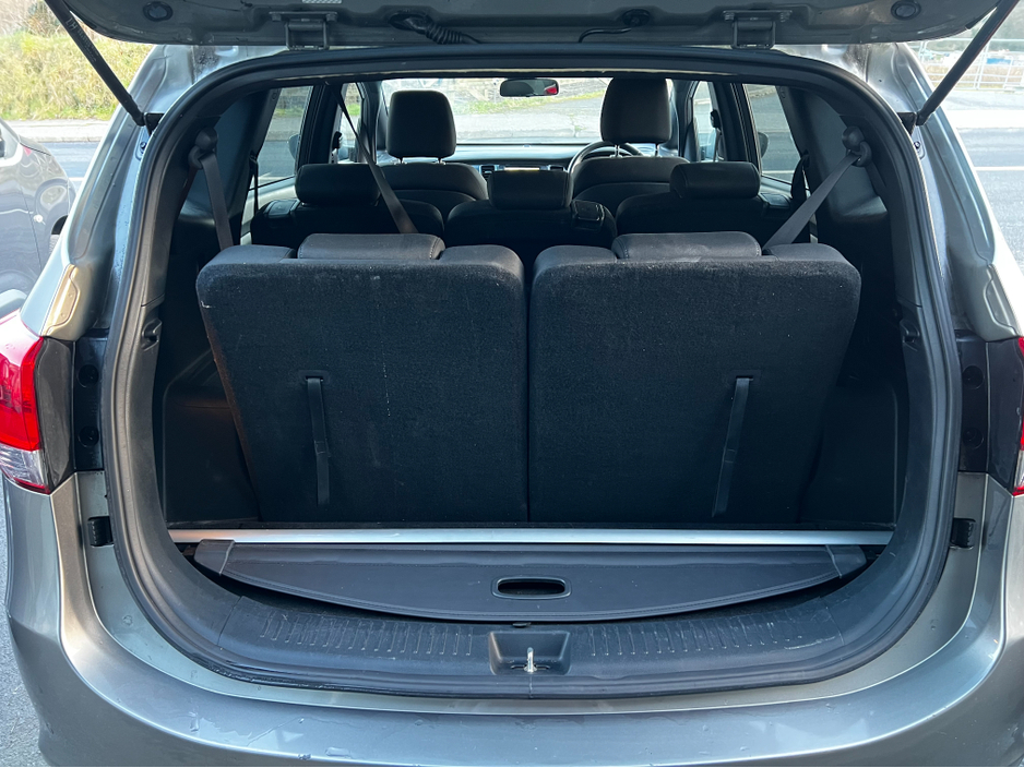 2017 Kia Carens EX  1.7 Crdi 7 SEATER LOW KMS €16,950