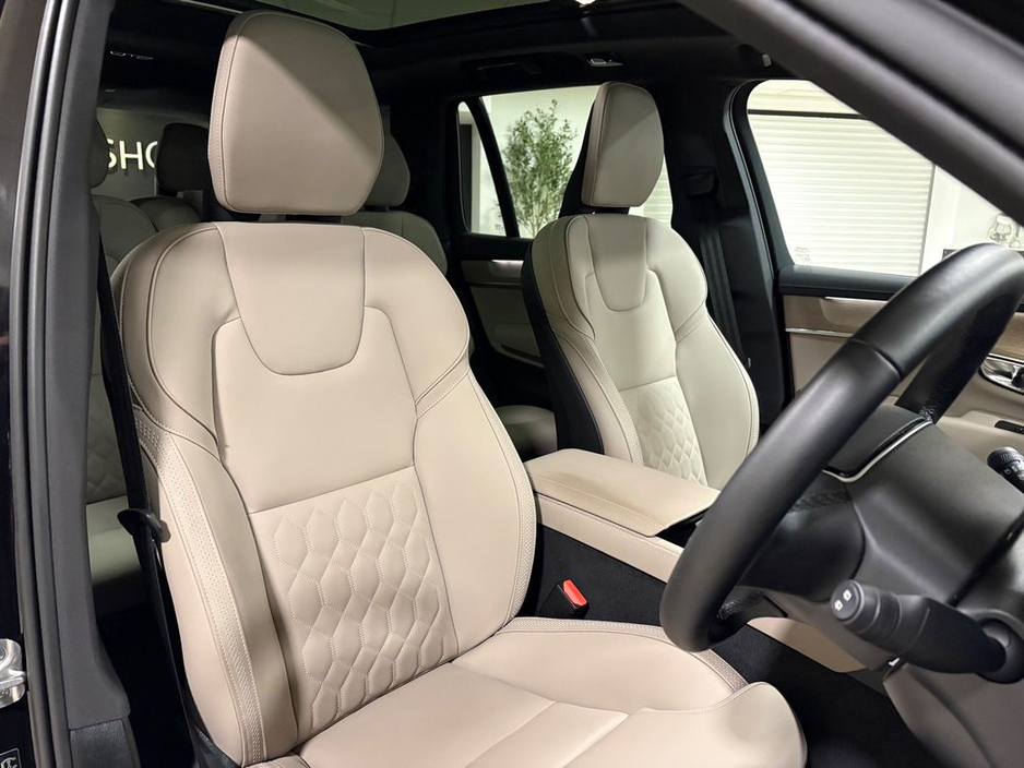 2025 Volvo XC90 T8 PLUS AWD 7-SEATER=BLONDE LEATHER//PAN ROOF//AS NEW=2 YEAR WARRANTY=TAILORED FINANCE PACKAGES INCL PCP AVAILABLE=TRADE IN'S WELCOME €81,995