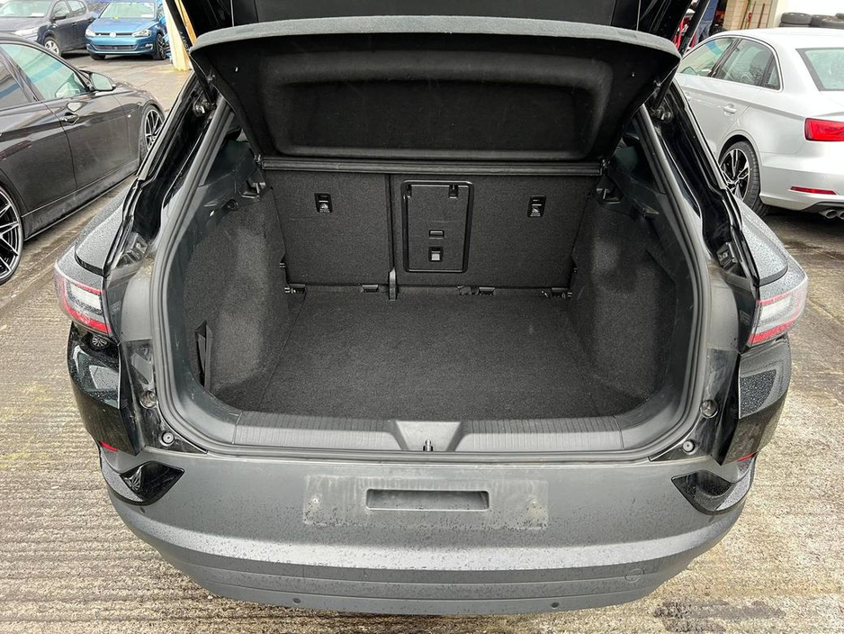 2023 Volkswagen ID.4 PURE LIFE 52KWH // HEATED SEATS // APPLE CARPLAY/ANDROID AUTO // DIGITAL CLUSTER €22,900