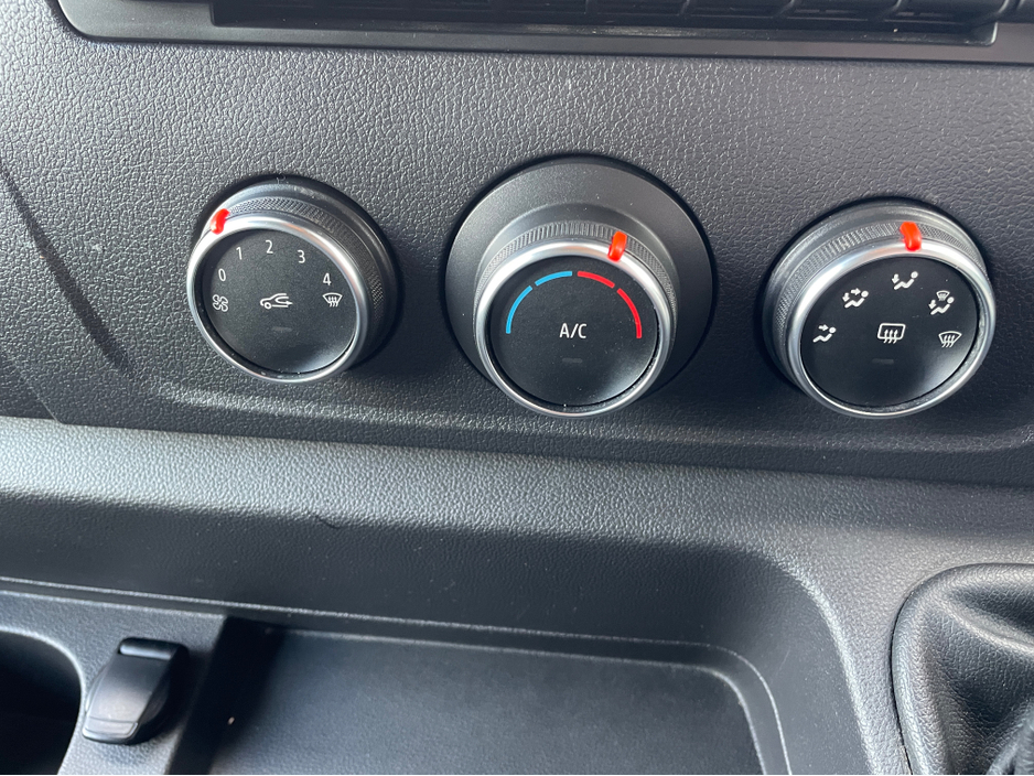 2021 Renault Master FWD LM35 ENERGY DCI 150 BUSINE €22,500