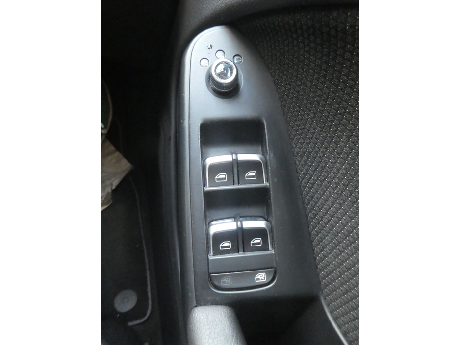 2012 Audi A4 2.0 TDI S LINE 141B 141BHP 4DR BLACK EDITION €5,450