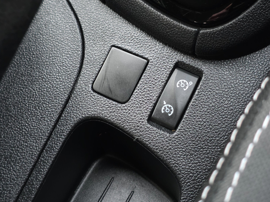 2017 Renault Clio 1.2 16V 75 DYNAMIQUE NAV €9,995