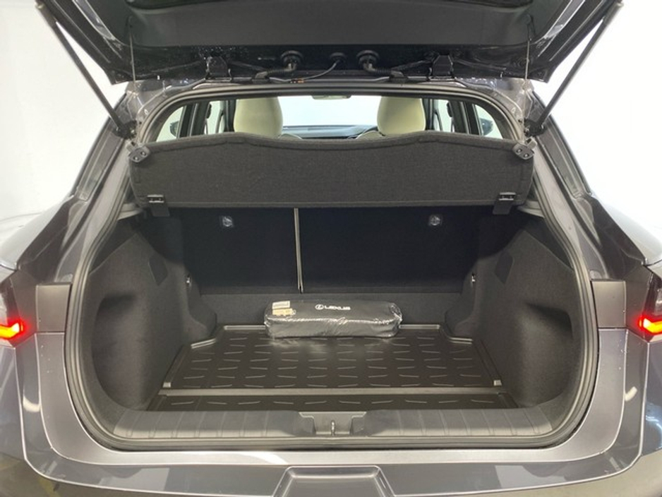 2025 Lexus LBX Elegant €39,950