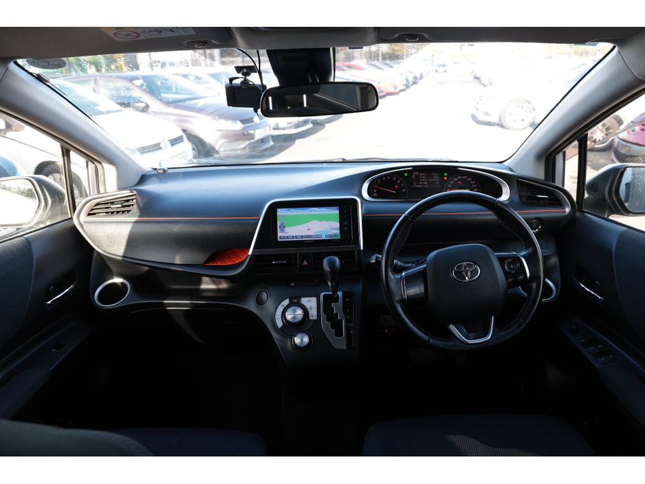 2016 Toyota Sienta  €11,499