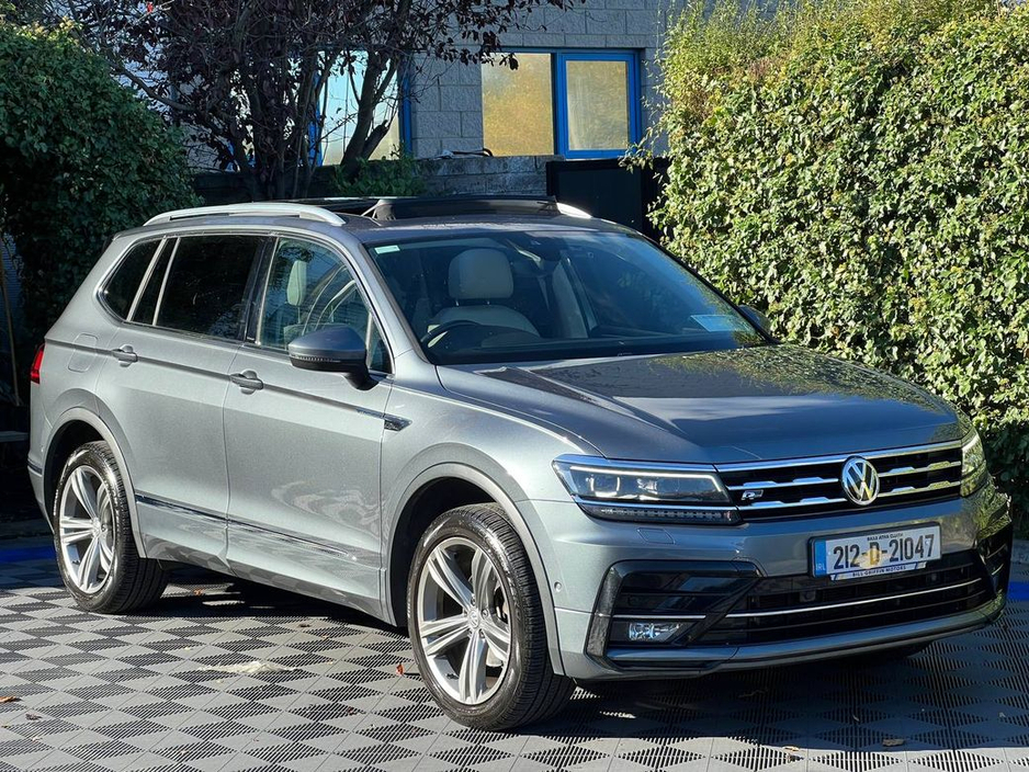 2021 Volkswagen Tiguan ALLSPACE R-LINE 2.0 TDI 7-SEATER // PANORAMIC SUNROOF // DIGITAL CLUSTER // LEATHER INTERIOR €32,950