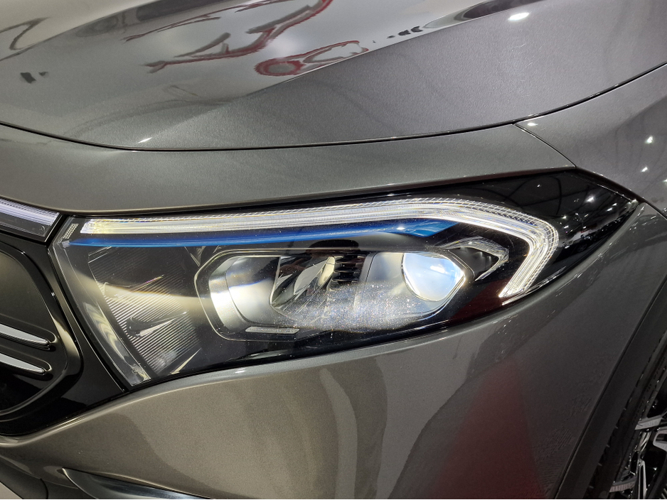 2023 Mercedes-Benz EQB 300 AMG LINE PREMIUM (PAN ROOF / 7 SEATER) 4MATIC AUTOMATIC **ONE OWNER / APPLE CARPLAY / BLIND SPOT ASSIST / ELECTRIC SUNROOF / ELECTRIC BOOTLID / REVERSE CAMERA / WIRELESS PHONE CHARGING** €39,900