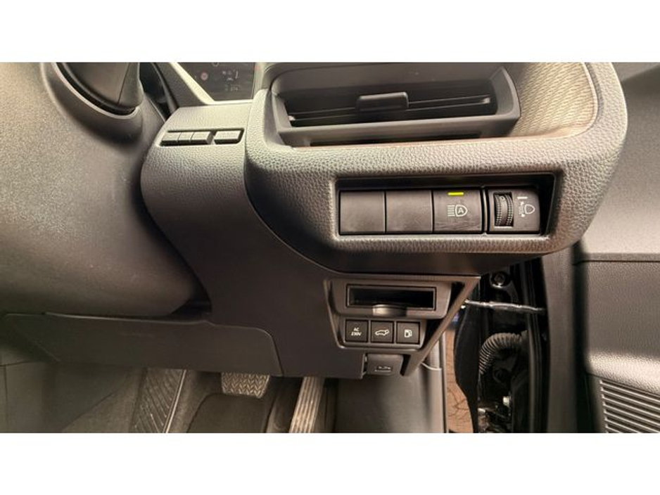 2023 Toyota Prius Prius Plug-in Hybrid 4DR Auto €31,990