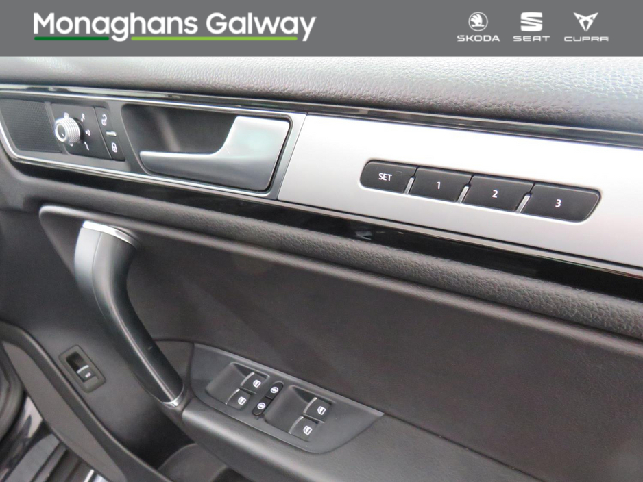 2018 Volkswagen Touareg 5 SEAT COMM 3.0 TDI 262BHP V6 AUTO €28,950