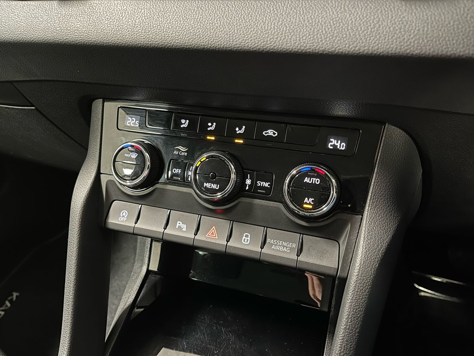 2025 Skoda Karoq Selection 2.0TDI 115BHP - Reversing Camera - Climate Control - Cruise Control - Auto Lights/Wipers - Apple CarPlay/Android Auto €36,950