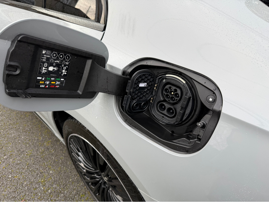 2024 Mercedes-Benz E Class STUNNING LOOKING URBAN EDITION HYBRID PHEV//STUNNING IN ALPINE GREY//VERY LOW MILEAGE//SIMI AND AA DEALER €68,950