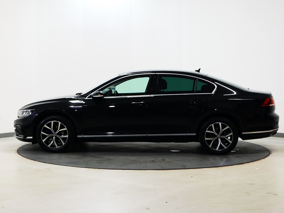 2021 Volkswagen Passat *111* GTE S-A DSG €22,900