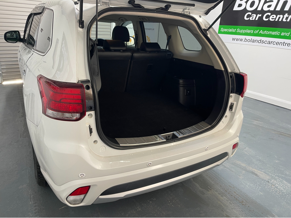 2017 Mitsubishi Outlander (Very Low Kms) HYBRID 2.0 PHEV AUTOMATIC 5DR MODEL  www.bolandscarcentre.ie €18,900