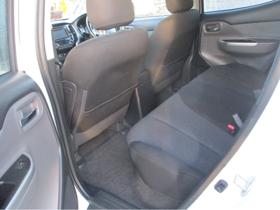 2019 Mitsubishi L200 2.4 DI-D TITANIUM 4WD CREWCAB €20,325