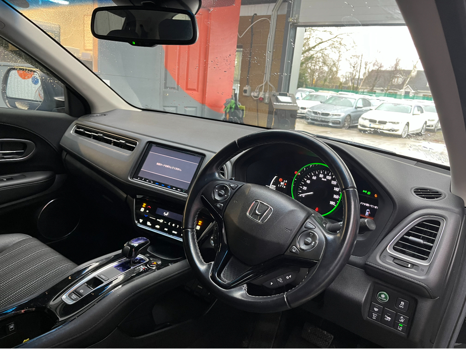 2017 Honda Vezel €17950! 2017 HONDA VEZEL HYBRID Z SENSING 1.5 AUTOMATIC / CRUISE CONTROL / REVERSE CAMERA / HEATED SEATS / PADDLE SHIFTERS €17,950