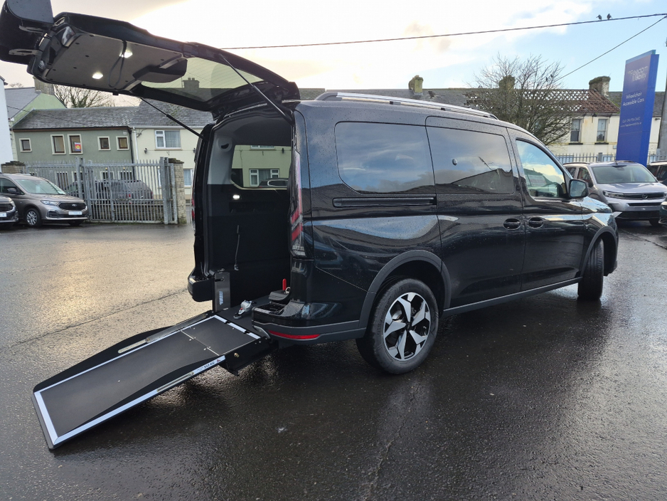 2026 Ford Tourneo Connect Active Lowered Floor Wheelchair Access
