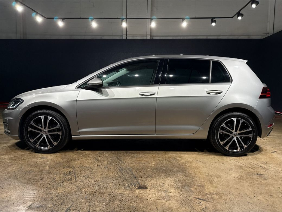2020 Volkswagen Golf COMFORT LINE MEISTER - UPGRADED FACTORY ALLOYS - CRUISE CONTROL - REVERSE CAMERA - DIGITAL DASH €21,950