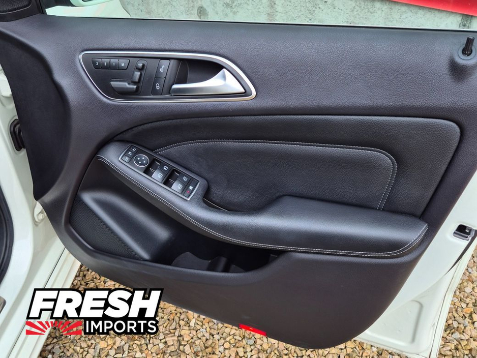 2014 Mercedes-Benz 180 *TOP SPEC MODEL*