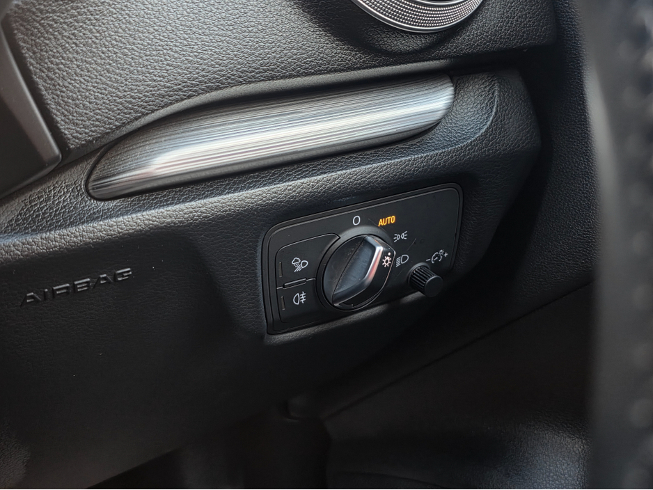 2017 Audi A3 SPORTS EDITION 1.4 TFSI  VIRTUAL COCKPIT - NAVIGATION -CARPLAY ANDROID AUTO - REVERSING CAMERA / PARKING SENSORS - DRIVE MODE €18,500