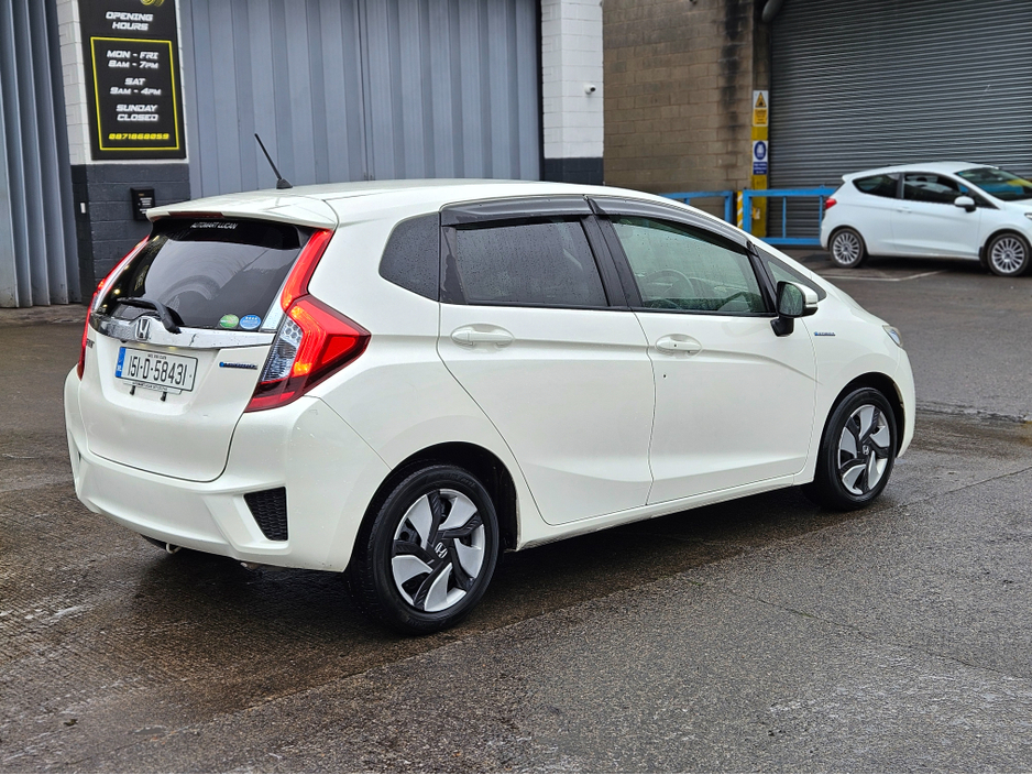 2015 Honda Fit DAA-GP5 HYBRID 5DR AUTO €9,950