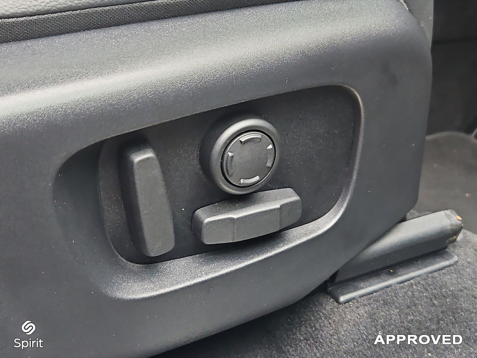 2025 Land Rover Discovery Sport 1.5 PHEV SE R Dynamic €63,950