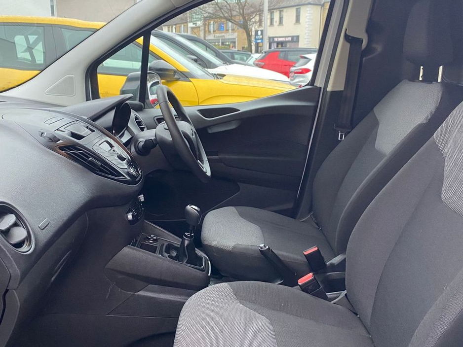 2022 Ford Transit Courier Base 1.5TD 75PS M6 2DR €11,000