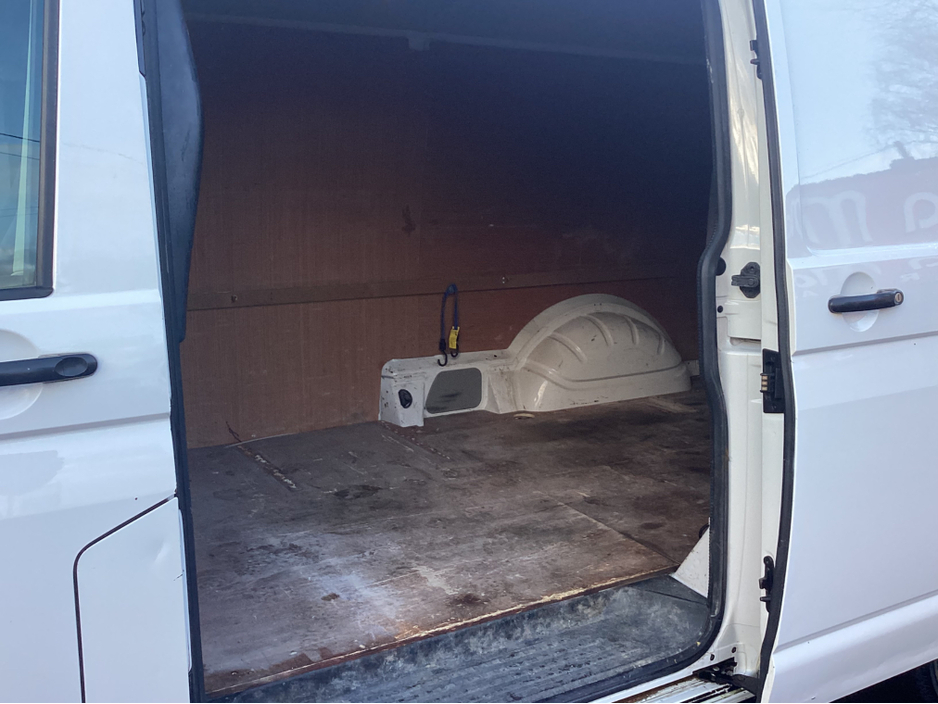 2017 Volkswagen Transporter ** ONLY 137KMS * CAMERA €15,950