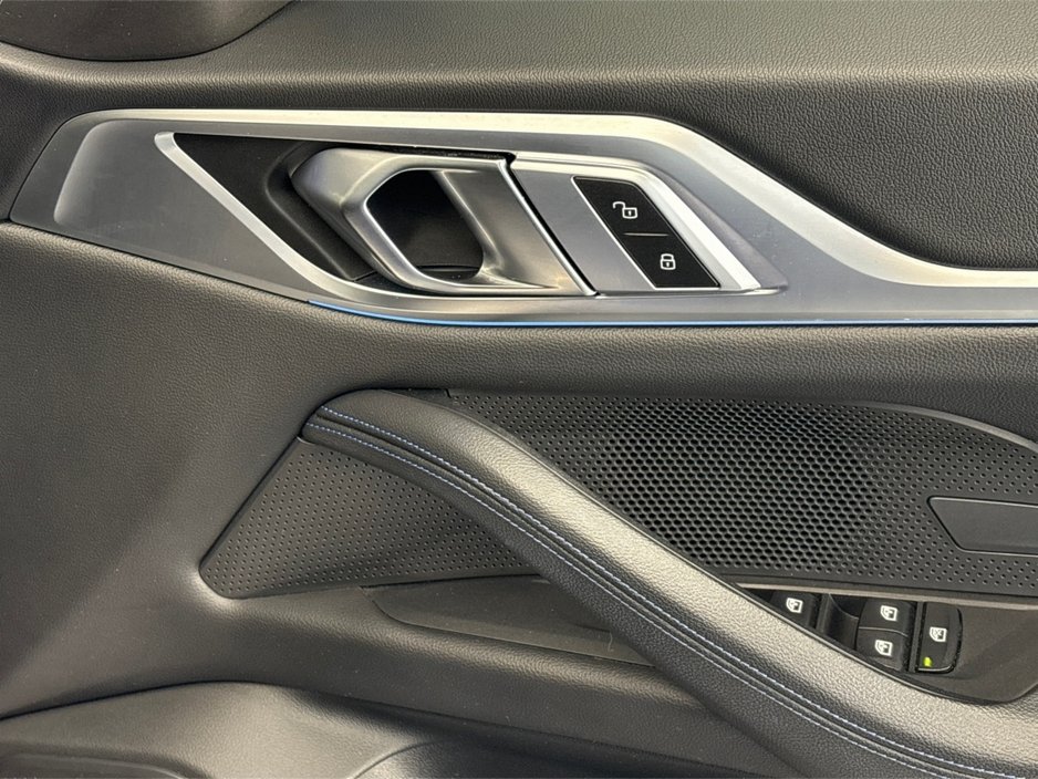 2022 BMW i4 EDRIVE40 M SPORT **LEATHER HEATED SEATS**MULTIFUNCTIONAL STEERING WHEEL**FULL DIGITAL DASH**CRUISE CONTROL**APPLE CAR PLAY**DRIVE MODES**AUTO LIGHTS**AUTO HOLD**ELECTRIC TAILGATE**ISOFIX** €35,795