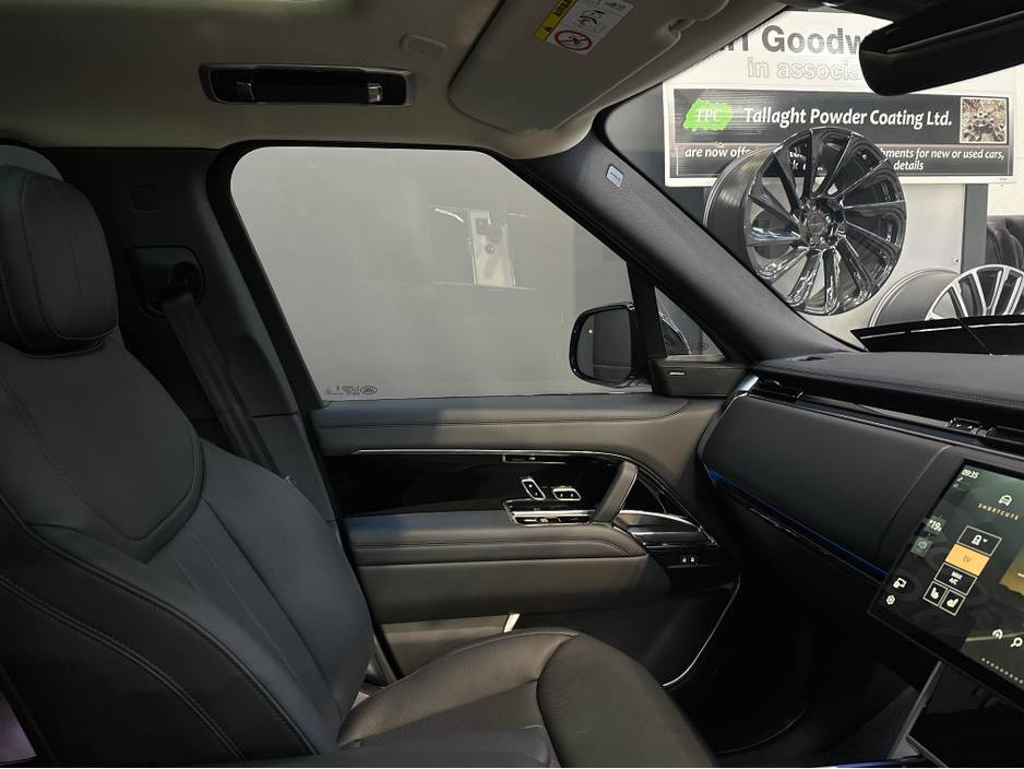 2025 Land Rover Range Rover P460 E-HYBRID HIGH SPEC NEW €149,950