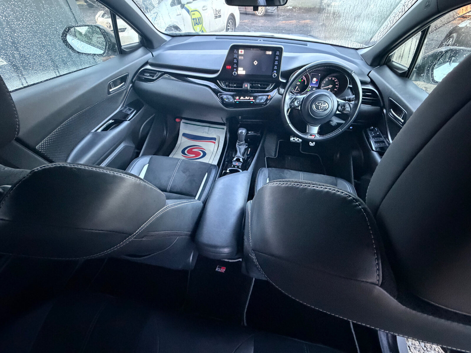 2023 Toyota C-HR 1.8 HYBRID GR Sport €35,000