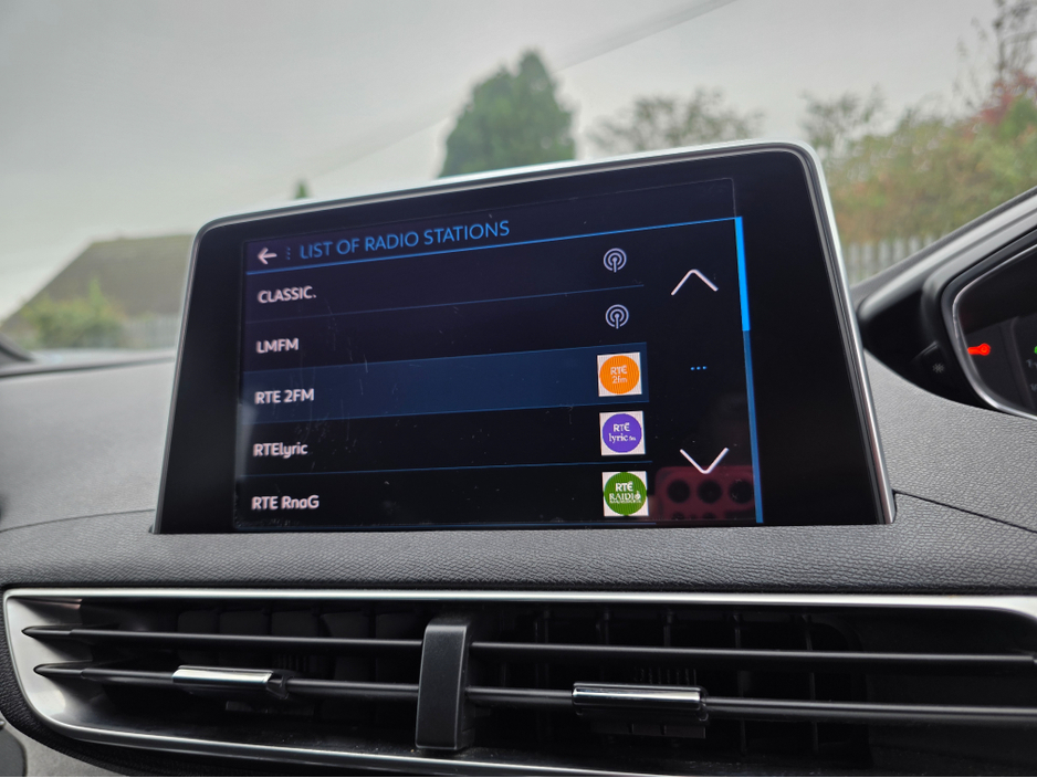 2018 Peugeot 5008 ( 182 REG ) GT LINE 7 SEATER  - DIGITAL DASH - CAMERA - ALLOYS -   CARPLAY ANDROID AUTO EU RADIO  PEARL WHITE €26,500