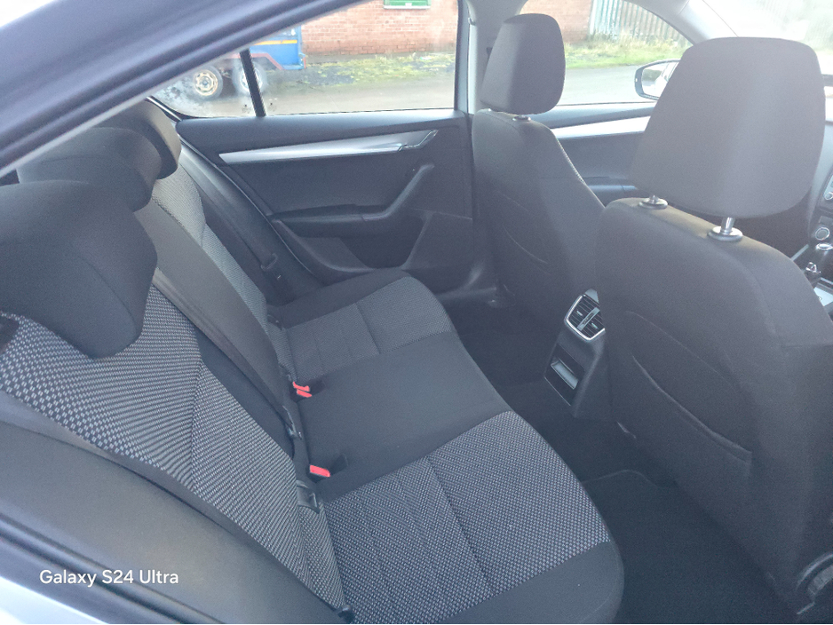 2015 Skoda Octavia AMBITION 1.6 TDI 105HP DSG 4 4DR AUTO €9,750