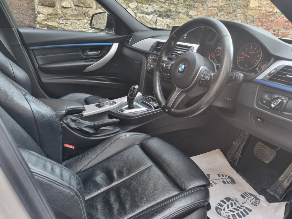 2017 BMW 3 Series 330e M Sport €14,499