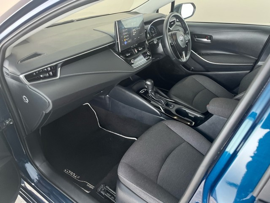 2024 Toyota Corolla LUNA SALOON Hybrid €28,950