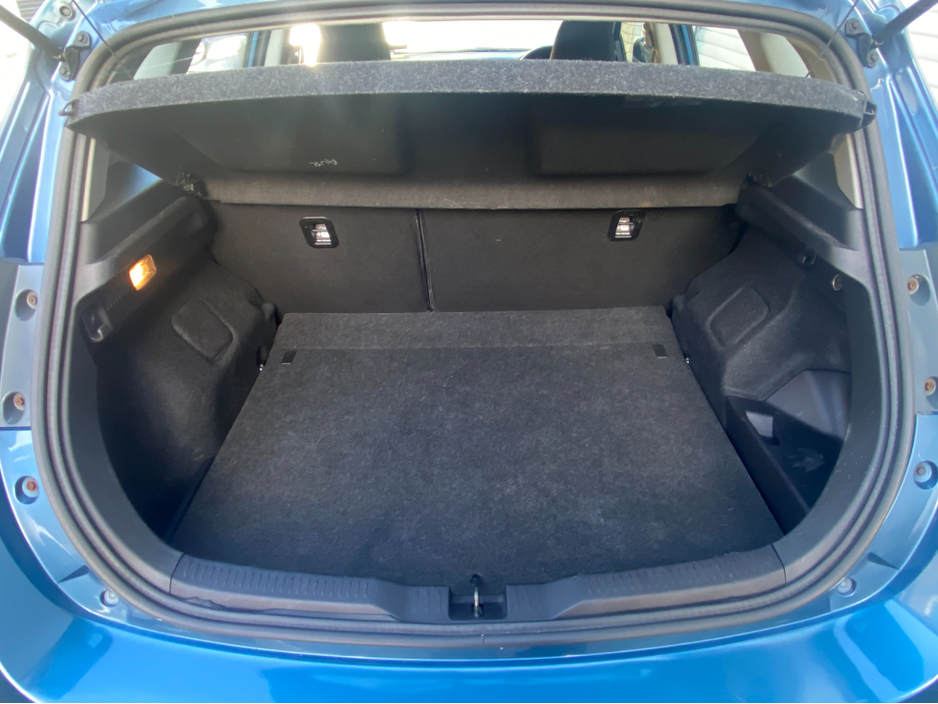 2016 Toyota Auris HYBRID @ Waltons Garage Ranelagh €13,950