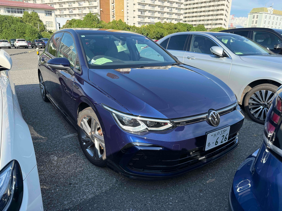 2021 Volkswagen Golf E-TSI R-LINE AUTOMATIC HYBRID 1.5 PETROL //HIGH SPEC//HEATED SEATS AND STEERING WHEEL//REVERSE CAMERA//KEYLESS ENTRY//