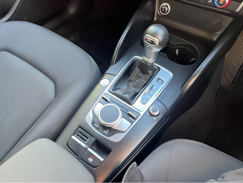 2020 Audi A3 SE HATCHBACK AUTOMATIC 1.4 PETROL //LOW MILES//ADAPTIVE CRUISE CONTROL//BLIND SPOT WARNING//KEYLESS ENTRY//REVERSE CAMERA// €21,950