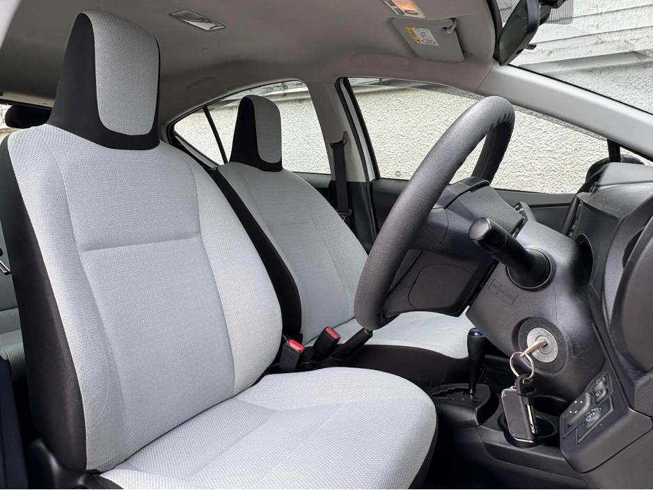 2016 Toyota Aqua 1.5 HYBRID / AUTO / PARK ASSIST / NAV / FOGS / AIR-CON/***FINANCE PACKAGES AVAILABLE*** €8,985