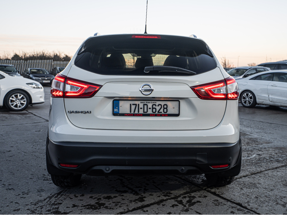 2017 Nissan Qashqai 2017 Qashqai 1.2/1 owner/High spec/1yr warranty €15,888