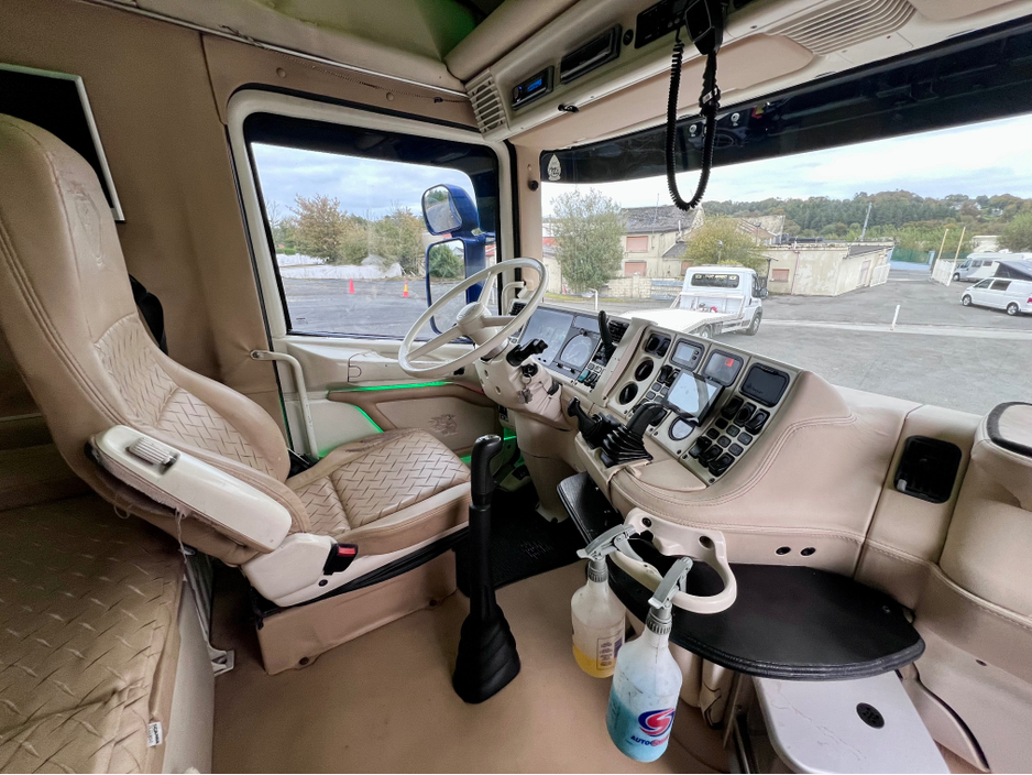 2005 Scania 94D 310hp 164 480 LEFT HAND DRIVE 2DR R164 LA 4X2 NAV