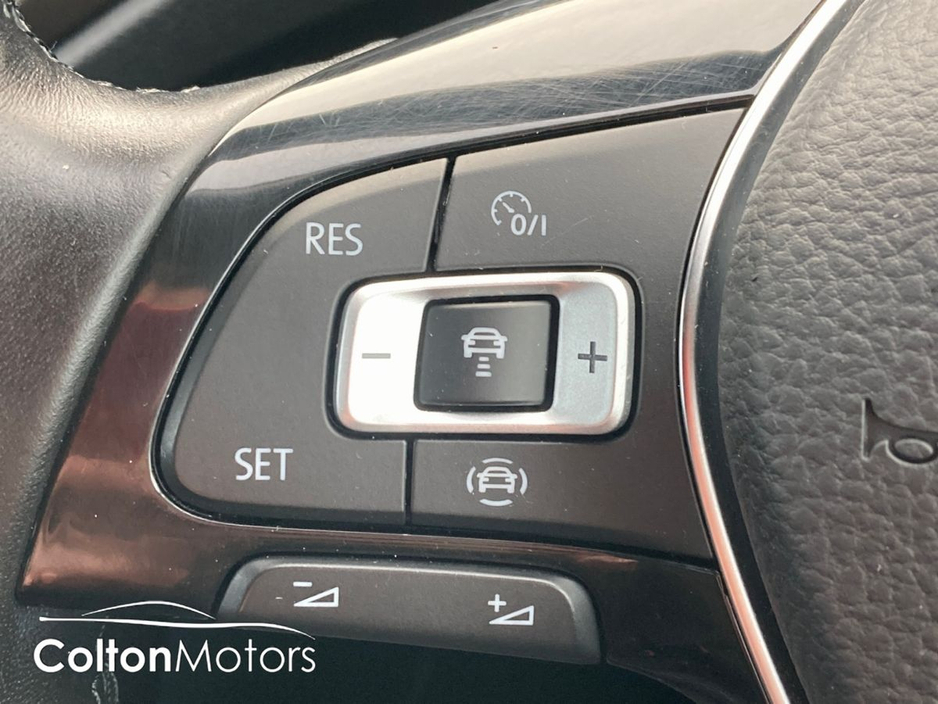 2019 Volkswagen T-Roc Design 1.6 TDi 115bhp €19,450