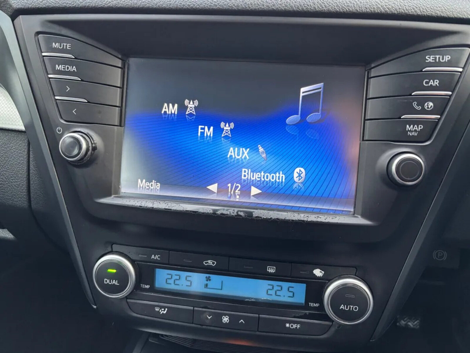 2017 Toyota Avensis 1.6 D-4D Luna Navi Saloon €11,500