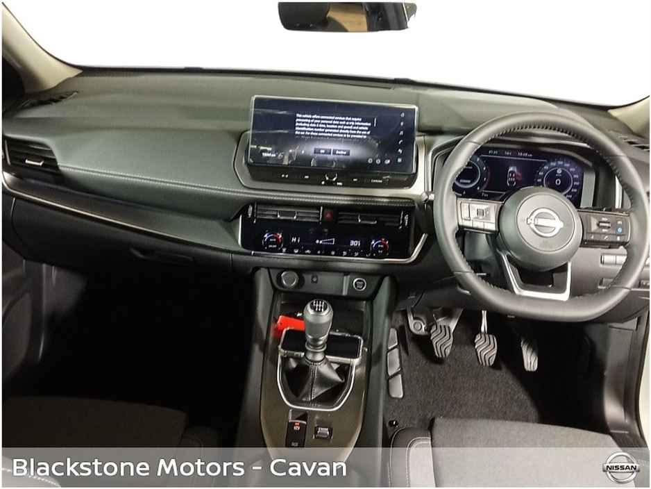 2025 Nissan Qashqai 1.3 PET MILD HYBRID SV PREMIUM €39,950