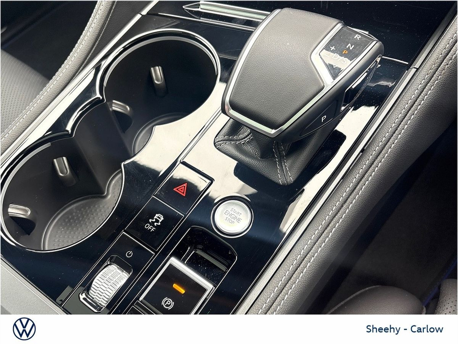 2025 Volkswagen Touareg 3.0TSI R PHEV 462HP €94,950