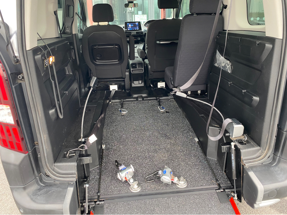 2023 Peugeot Rifter Wheelchair Accessible SWB manual €23,500