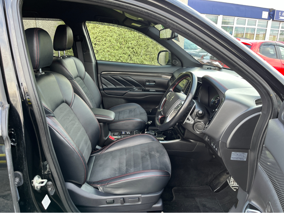 2021 Mitsubishi Outlander 4WD BLACK EDITION PLUG IN HYBRID 2.4 PETROL //HALF LEATHER HEATED SEATS AND STEERING WHEEL//REVERSE CAMERA//KEYLESS ENTRY//ADAPTIVE CRUISE CONTROL// €27,950