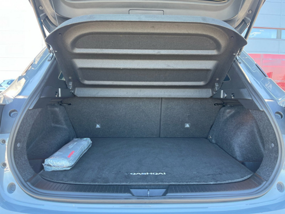 2023 Nissan Qashqai QQ 1.3 HYB SV PREMIUM €31,950